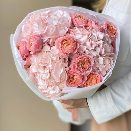 Букет «Облако любви» из пионовидных роз и гортензий 🎀