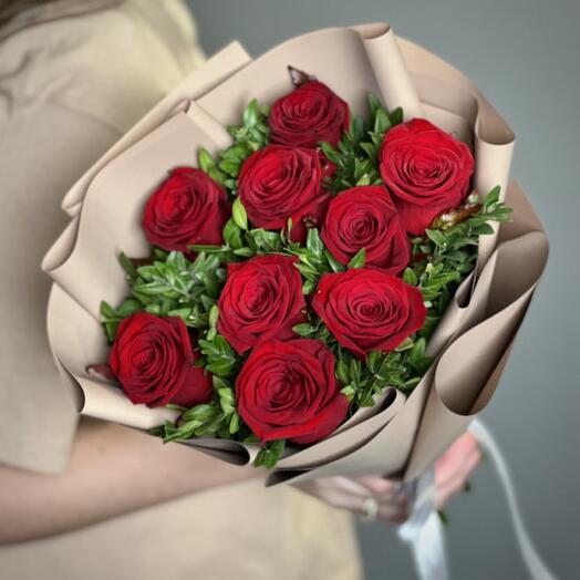 Розы красные 9 шт