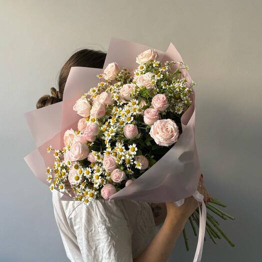 Bouquet of bush daisies and peony-shaped roses "FEELING OF TENDERNESS"