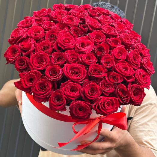 51 красная роза  в коробке