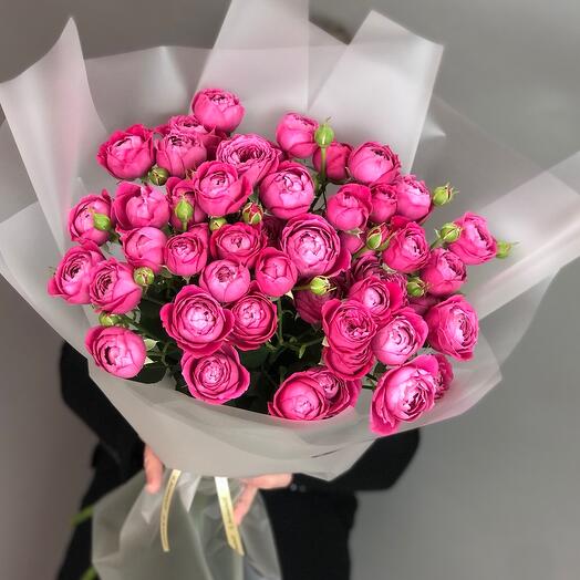 Ramo de peonía rosa arbusto enamorado