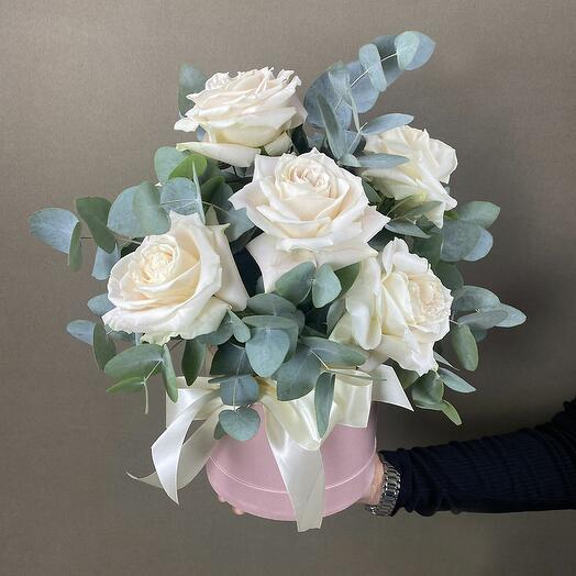 Букет цветов "La Rosa" в шляпной коробке