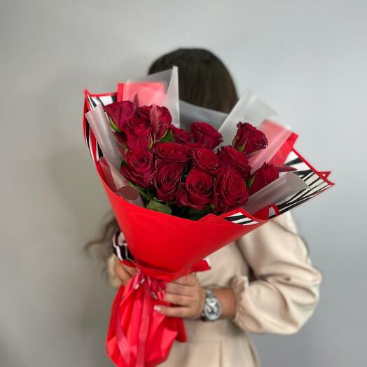 Bouquet of 15 red Kenyan roses
