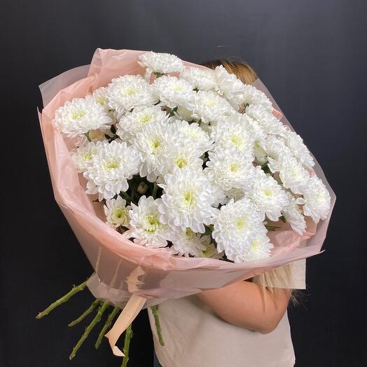 Bouquet of white chrysanthemums