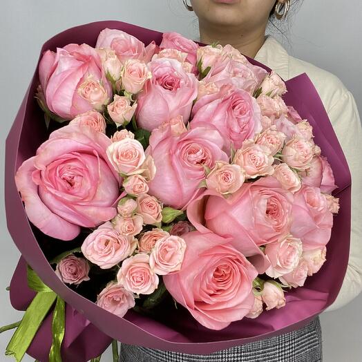 Розовые розы