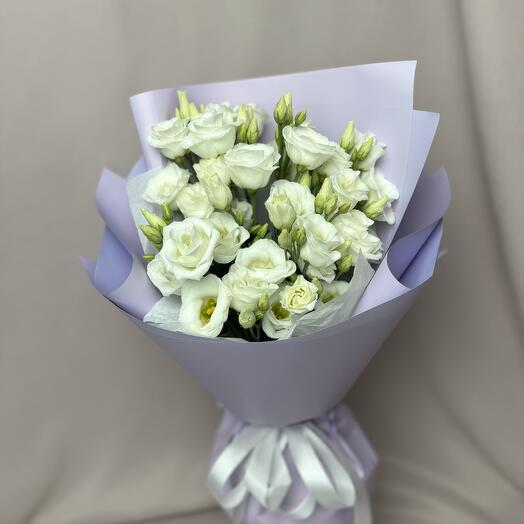 Эустома белая с оформлением