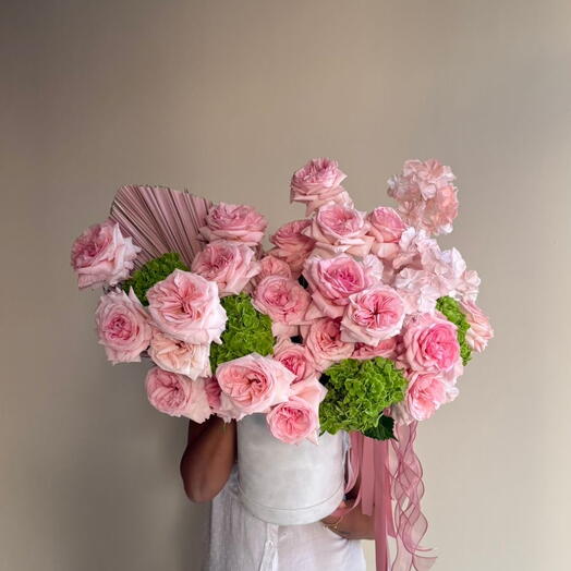 Ohara rose w/ Hydrangea in a box