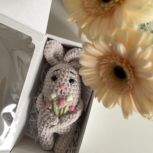 Игрушка зайчик с цветами