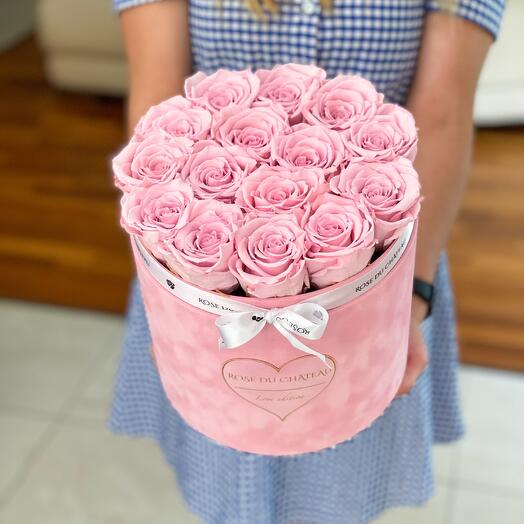 Цветы в коробке: вечные розы