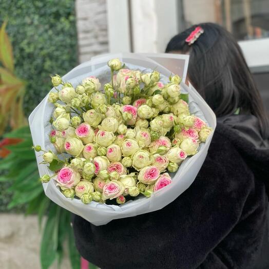 Пионовидные кустовые розы 13 штук