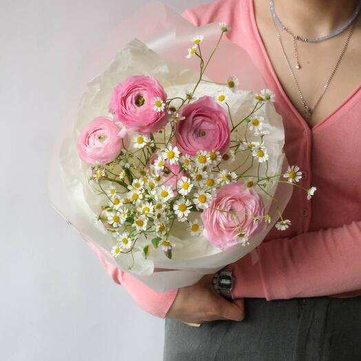 Дуо из ранункулюсов и ромашки