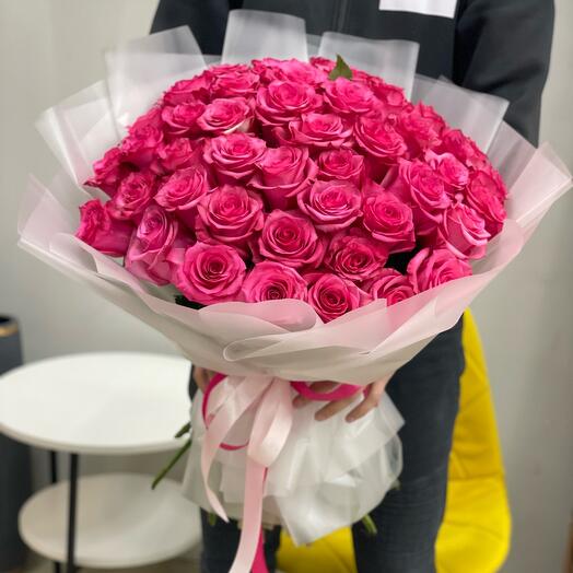 51 розовая эквадорская роза с оформлением