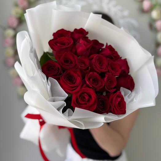Красные розы Бордо 19 штук (1)