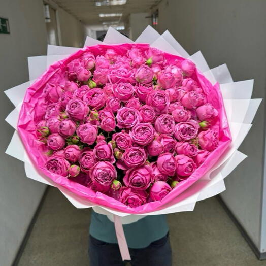 Кустовая роза пионовидная