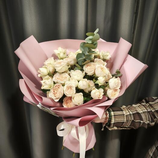 Букет кустовых роз