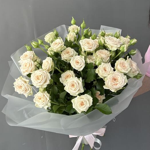 Моно букет из кустовых роз