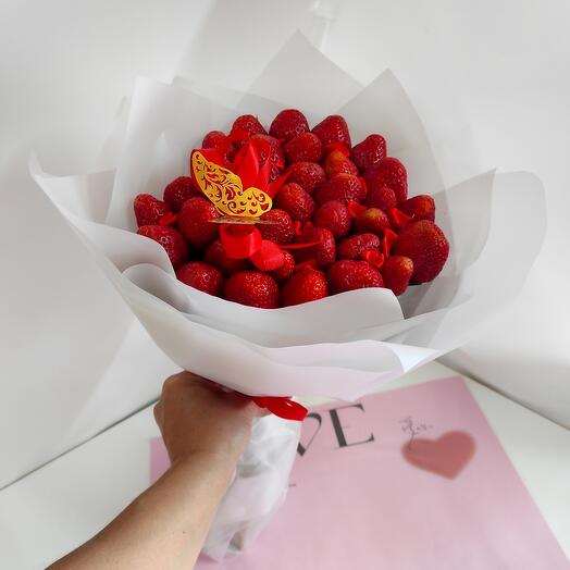 Клубничное сердце ️