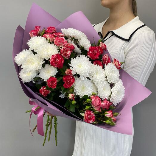 Букет с кустовыми розами