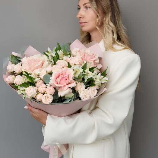 Пудровая вуаль с французскими розами