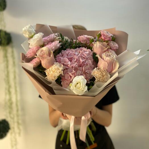 Ramo de Hortensia y eustoma "encanto Misterioso"