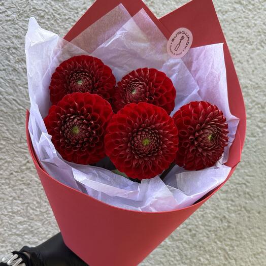 Букет с георгинами