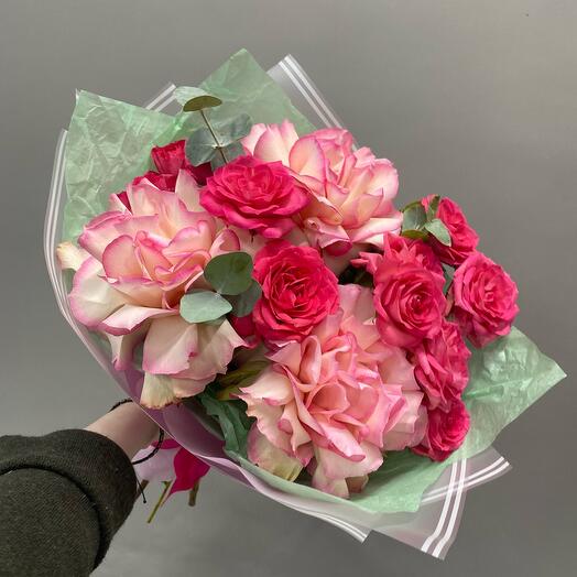 Букет из французских и кустовых роз