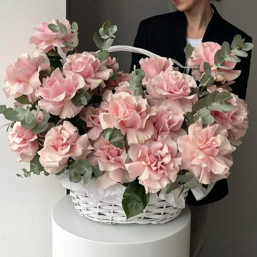 Корзина с цветами