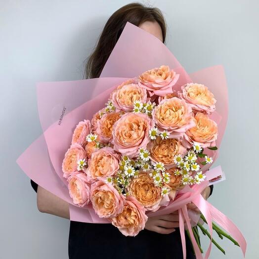 Дуэт кустовых пионовидных роз и танацетума от XOFLOWERS