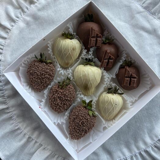 Клубника в шоколаде 9 шт люкс