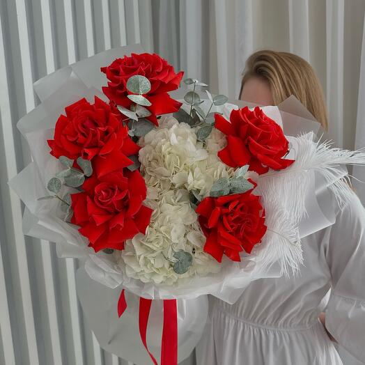 Авторский букет: французские красные розы ,гортензия,эвкалипт 🌿 размер L/Доставка цветов Магнитогорск/Цветы в Магнитогорске