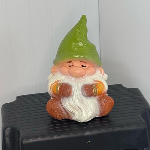 Дедушка гном