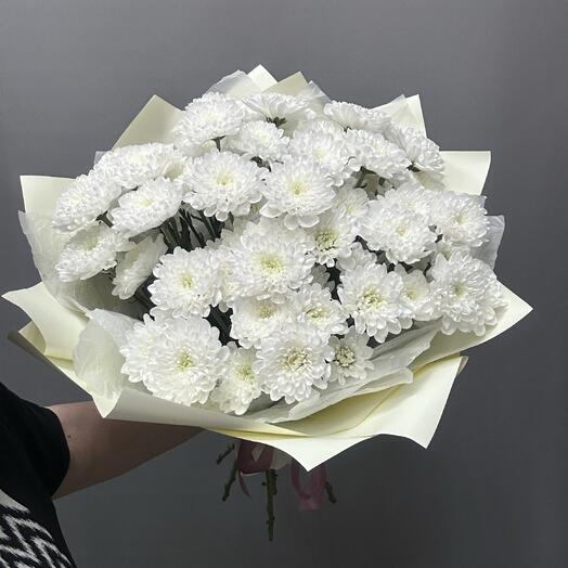Букет из белоснежных хризантем 55