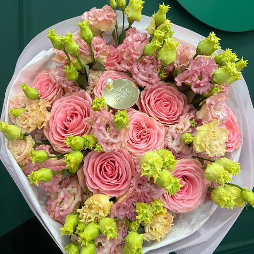 Rosen mit Eustoma
