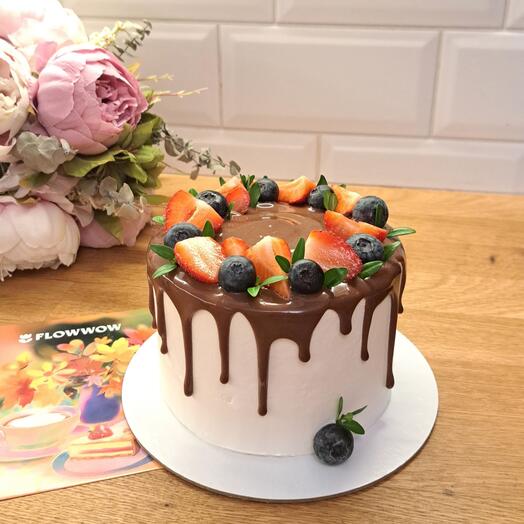 Торт с венком ягод 1кг к 23 февраля