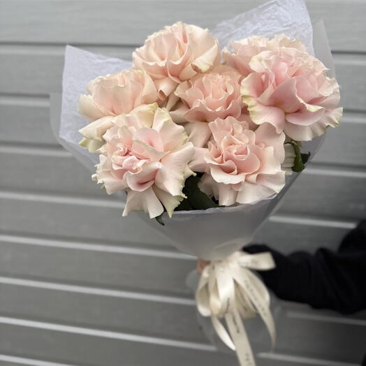 М Монобукет из французских роз Pink Mondial