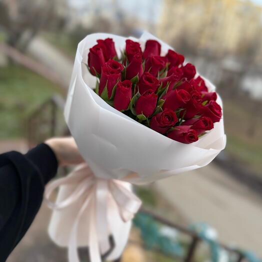 Букет из 25 красных роз