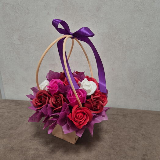 Букет 19 роз из мыльной пены