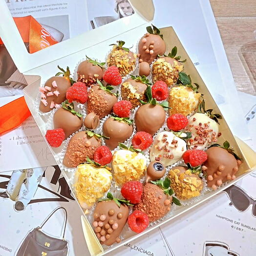 Клубника в шоколаде с малиной 🍓♥️