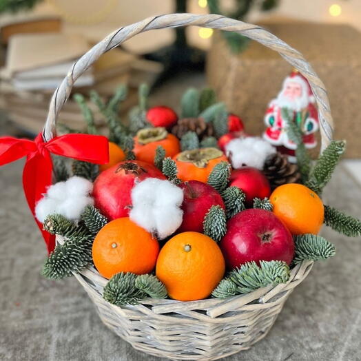 Новогодний букет "корзина с фруктами"