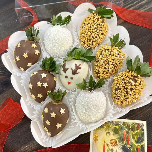 Новогодняя коробочка клубника в шоколаде