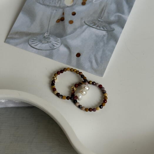 Колечки из яшмы и жемчуга