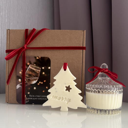 Новогодний подарок: ароматная свеча в хрустале «Горячий яблочный пирог» в коробочке с открыткой и цветными спичками