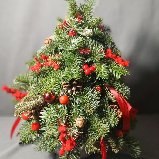 Елка нарядная