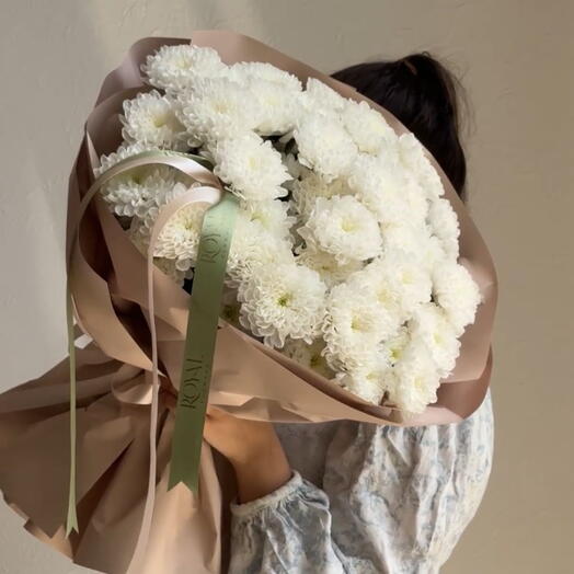 Нежный букет из хризантем