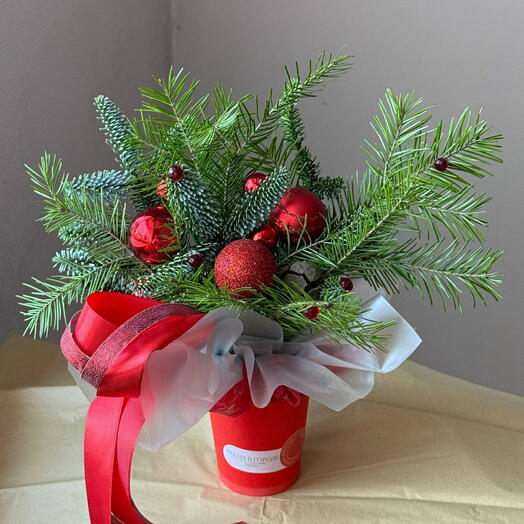 НОВОГОДНЯЯ КОМПОЗИЦИЯ В КРАСНЫХ ОТТЕНКАХ, в стаканчике