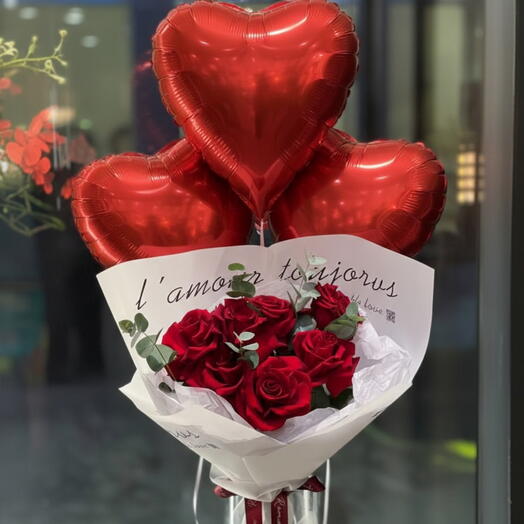 Love♥️Букет с красной французской розой + 3 шарика сердце ♥️Красные розы Французская роза