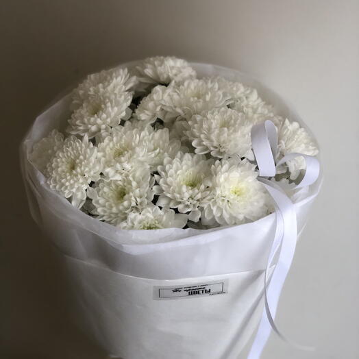 Букет белых хризантем