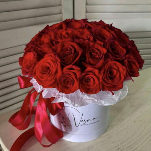 Ред розы  в коробке