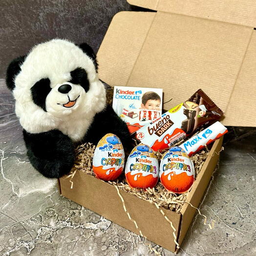 Подарочный набор с пандой и киндером/Вкусный набор/Подарок девушке,любимой,ребенку