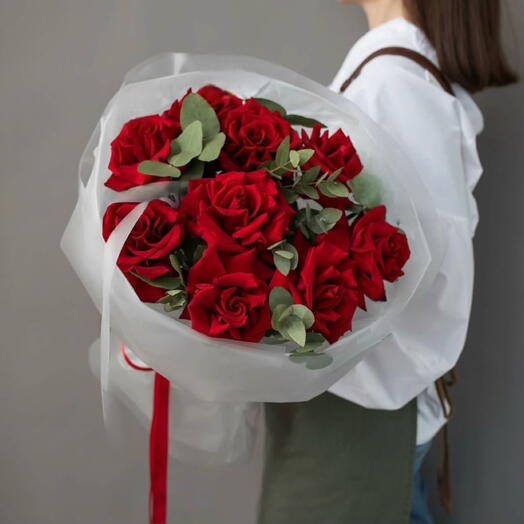 Французская Роза 9 шт с эвкалиптом